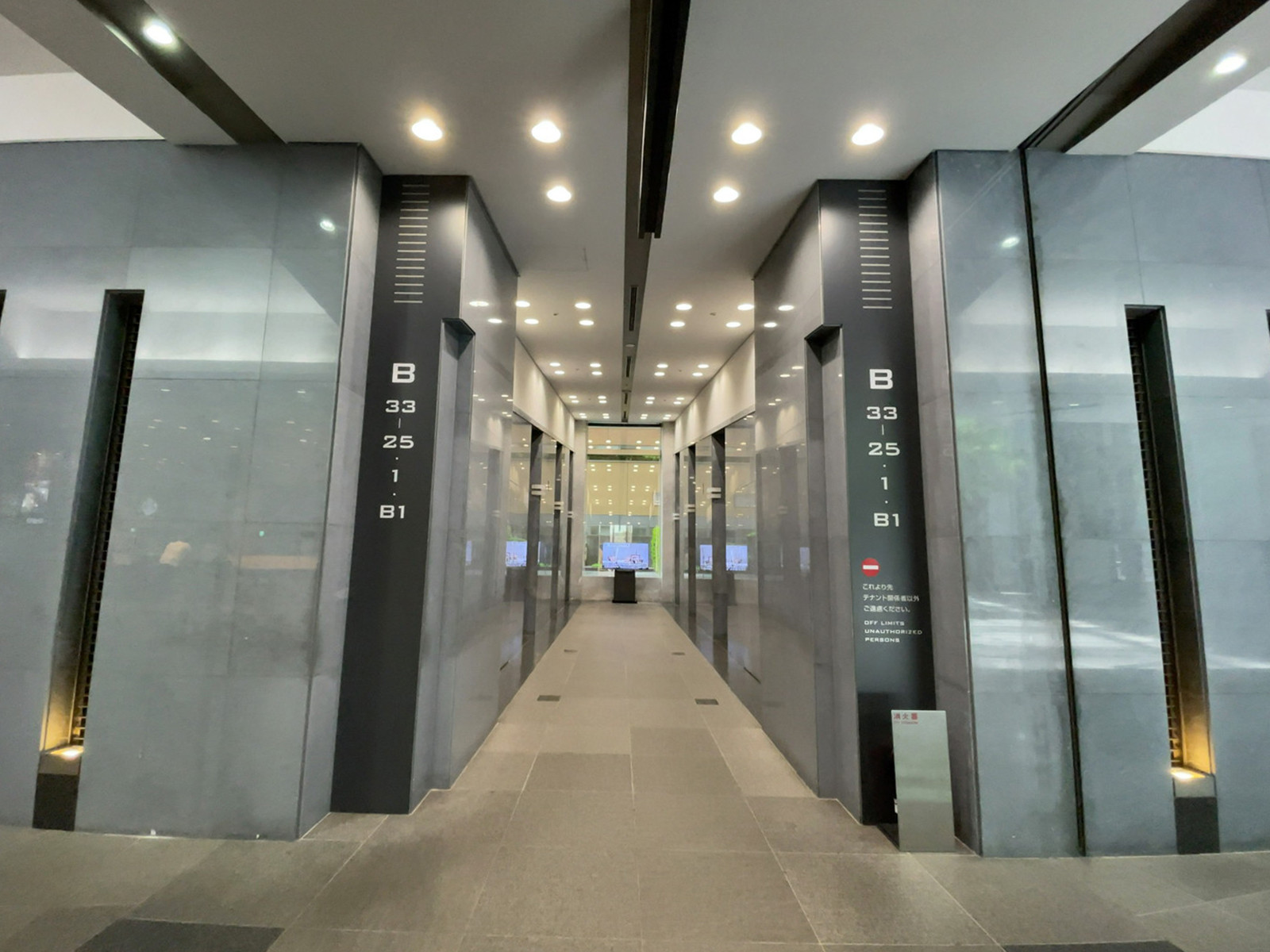 エレベーターB(高層階)