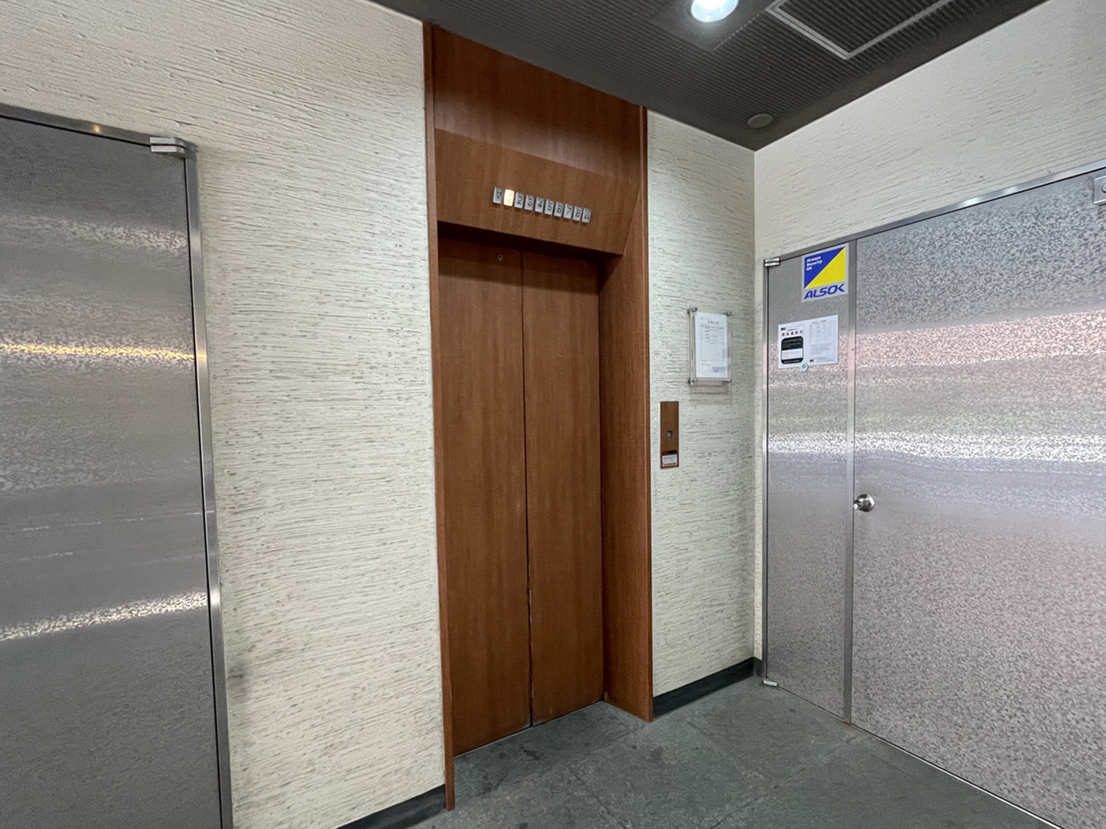 エレベーター(1基)