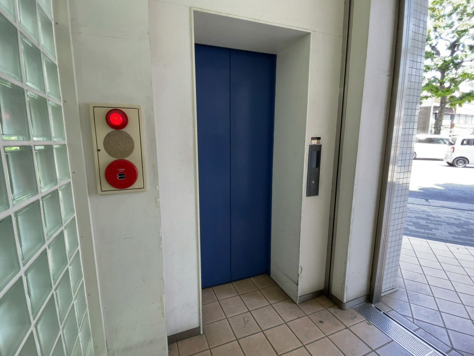 エレベーター(1基)