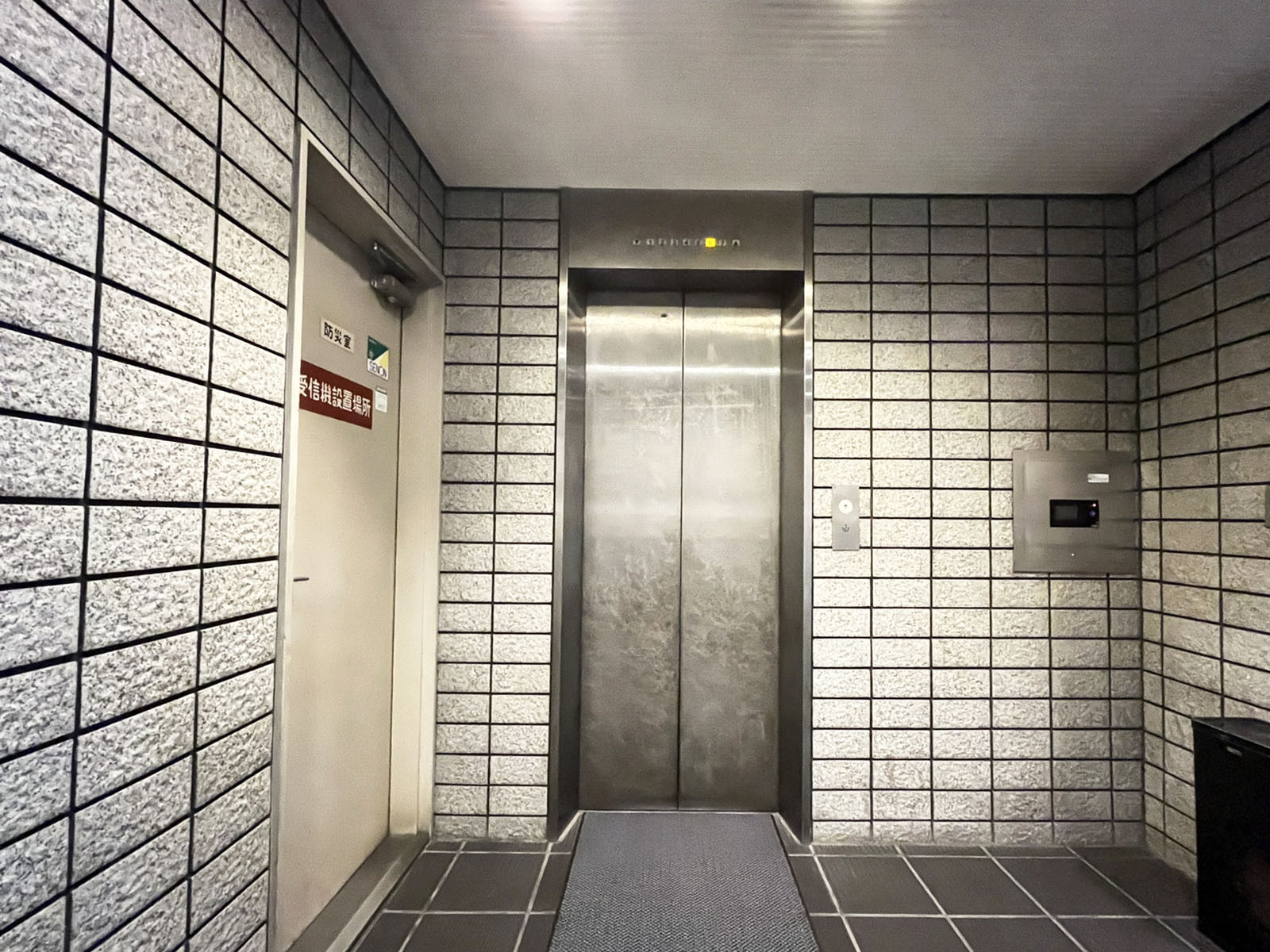 エレベーター(1基)