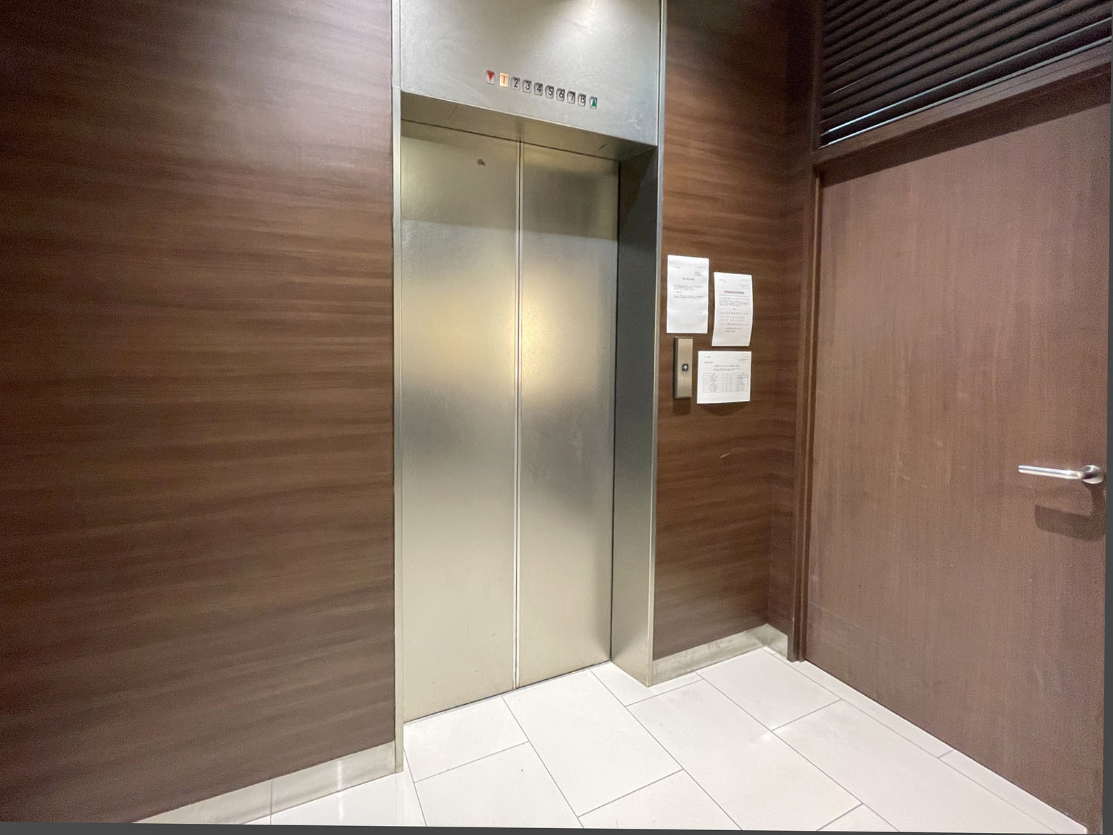 エレベーター(1基)