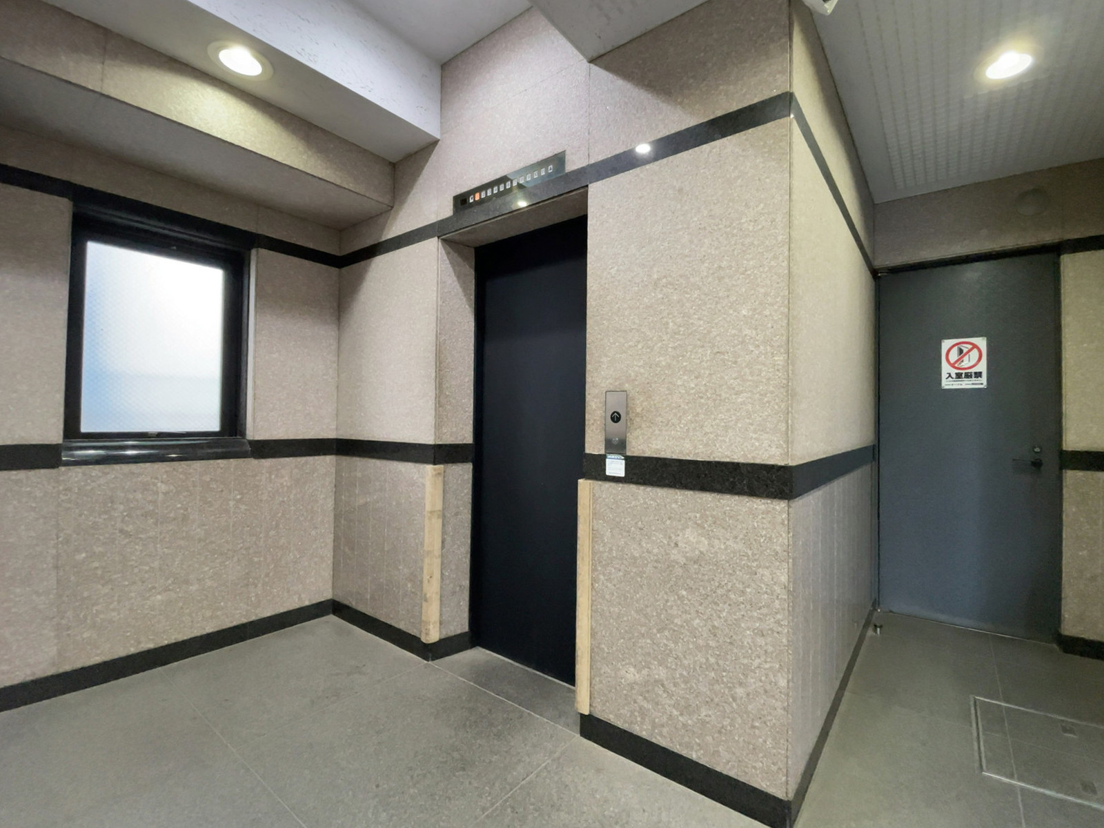 エレベーター(1基)