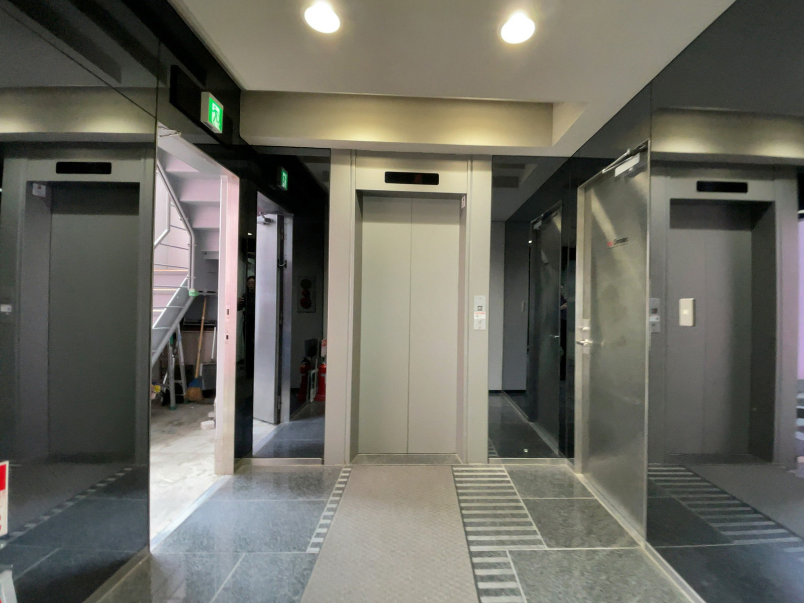 エレベーター(1基)