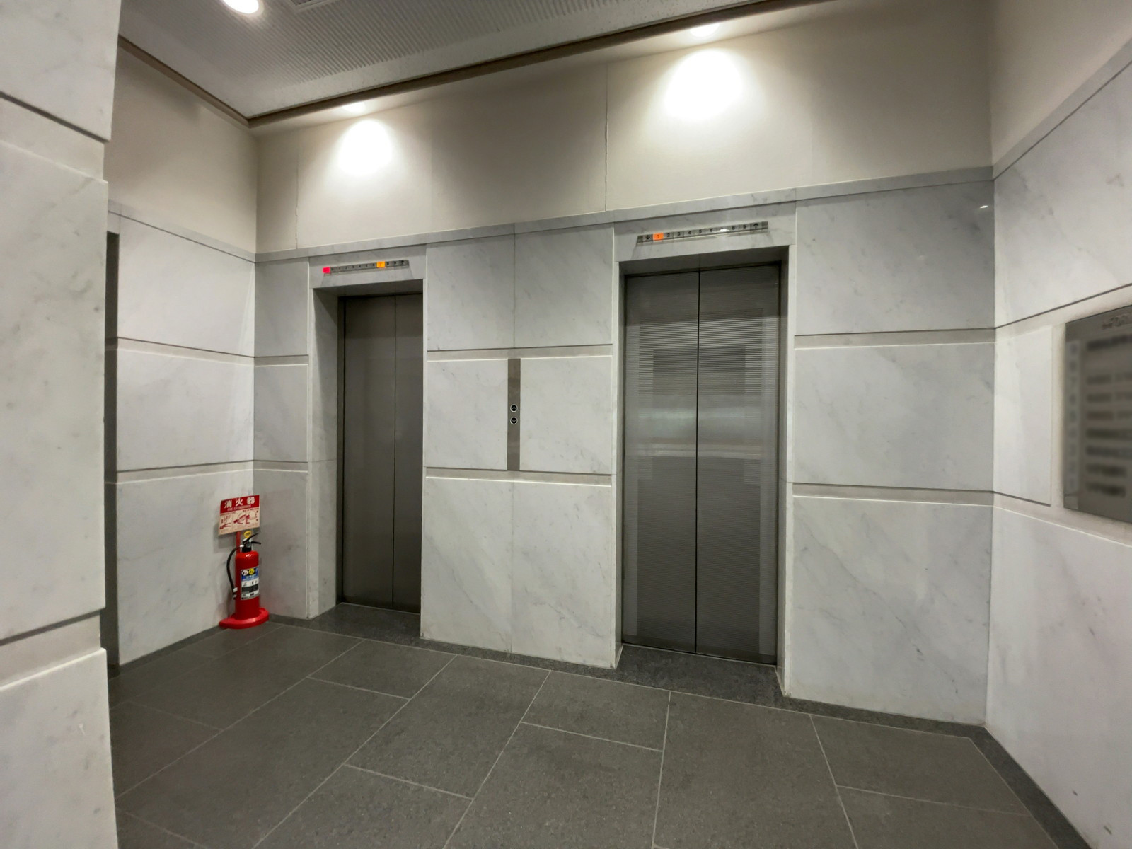 エレベーター(2基)