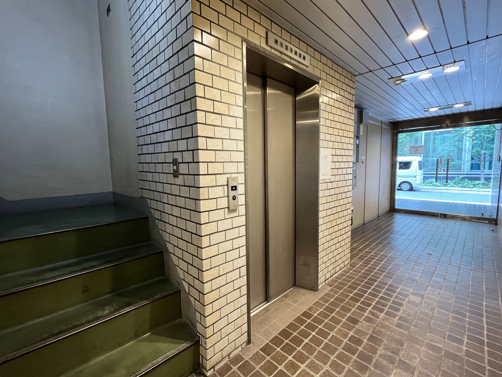 エレベーター(1基)