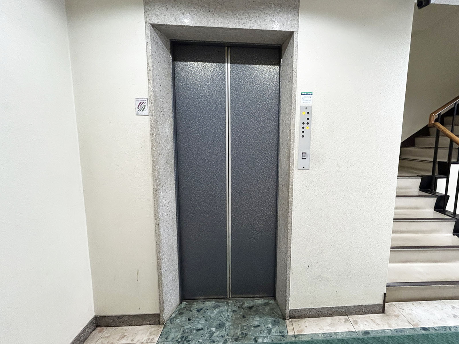 エレベーター