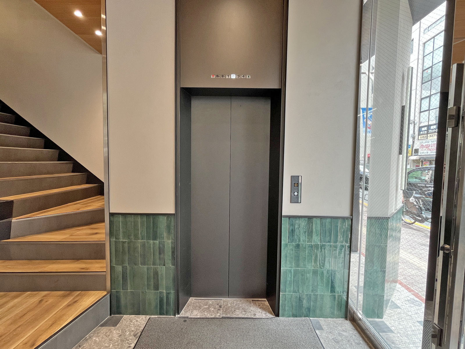 エレベーター(1基)