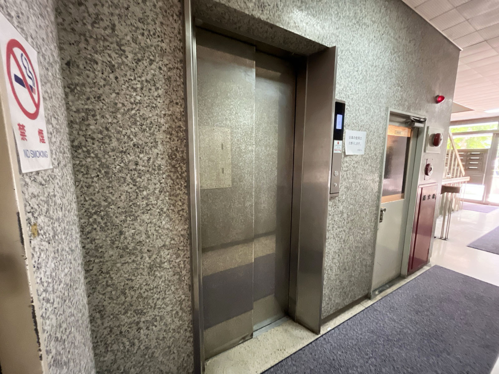 エレベーター(1基)