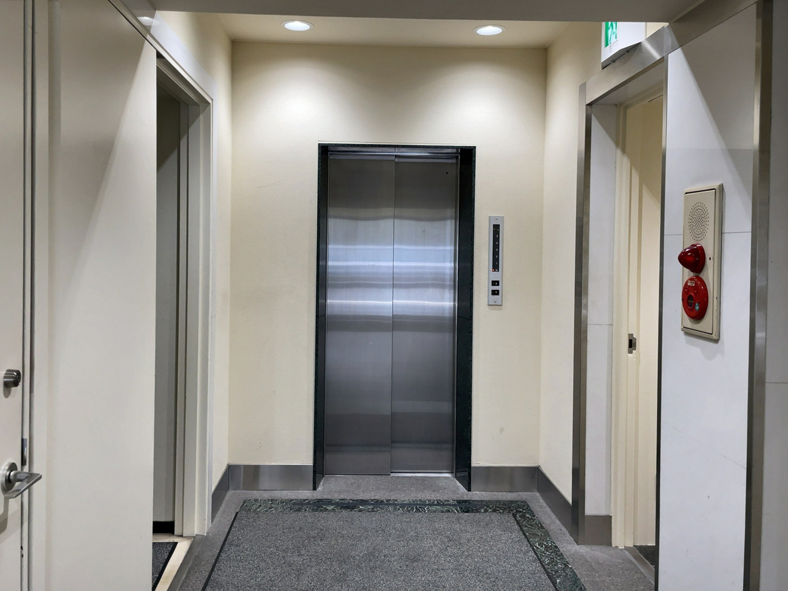 エレベーター(1基)