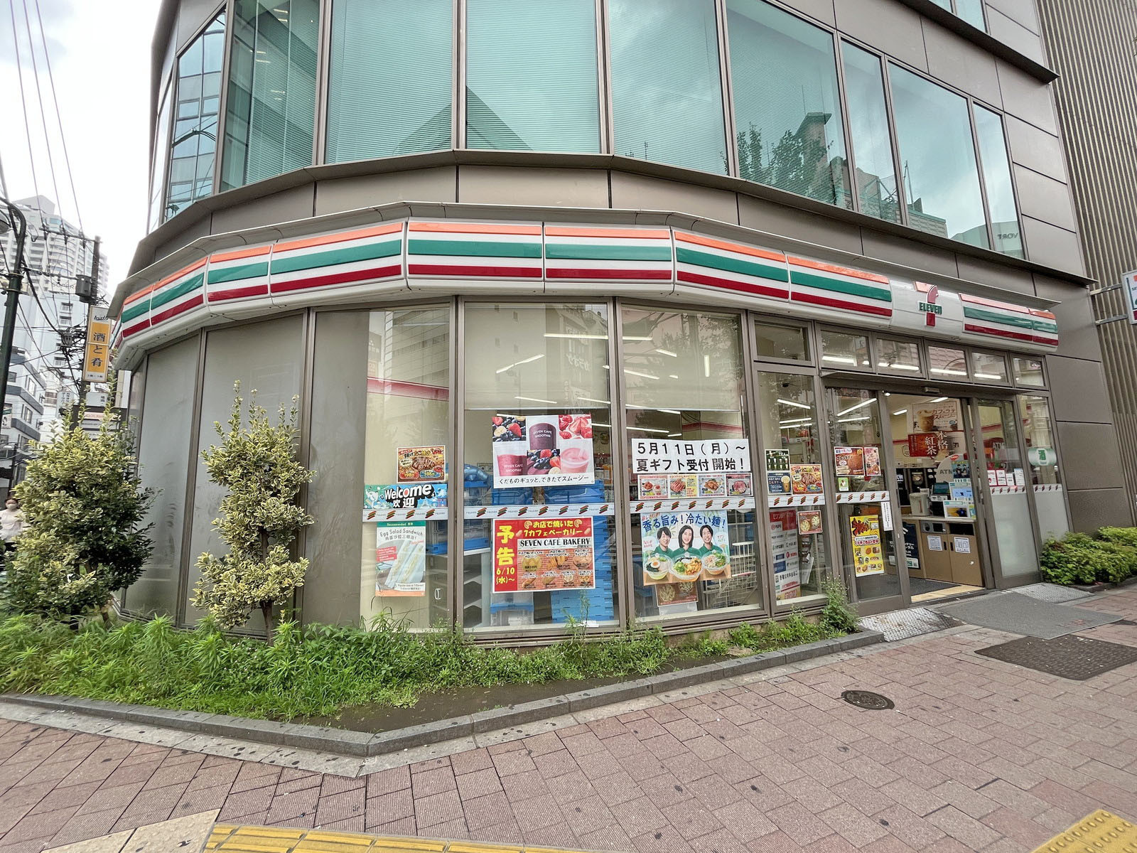 1階の1階のセブンイレブン 池袋2丁目劇場通り店