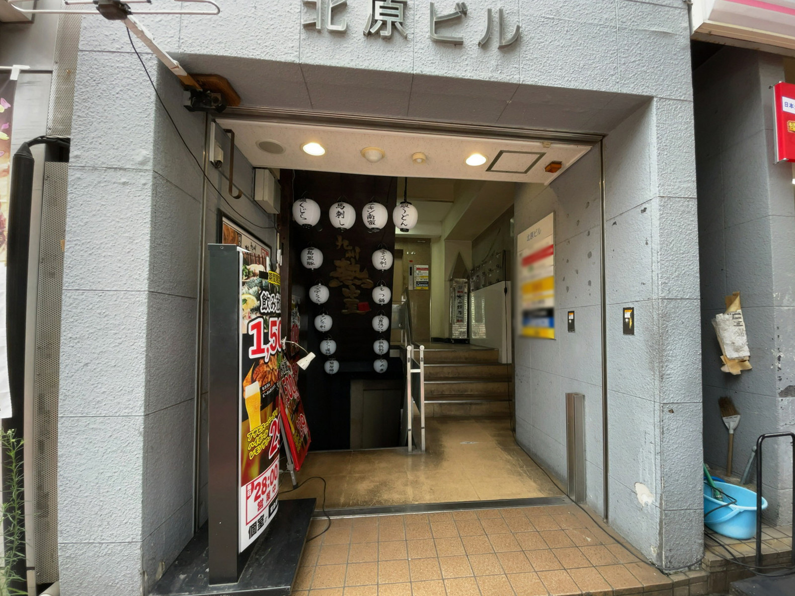 オフィスビル出入口