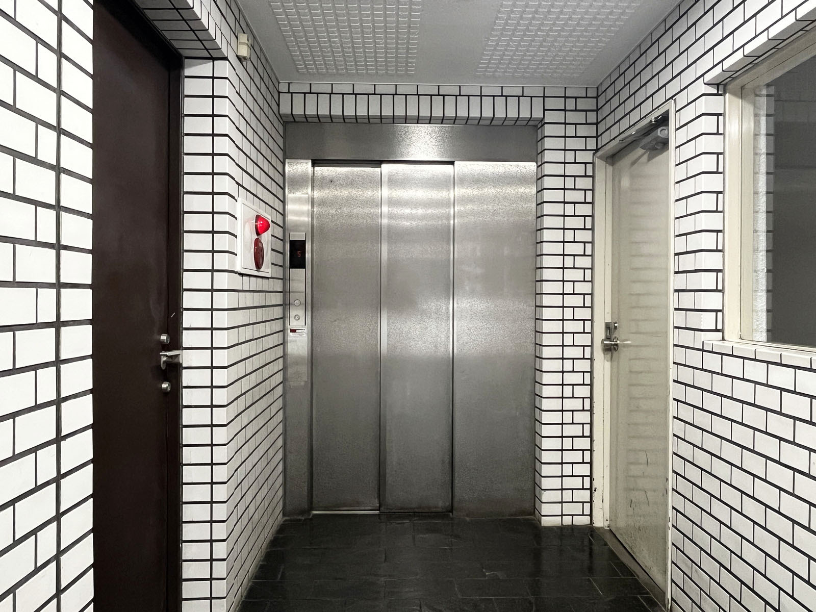 エレベーター(1基)