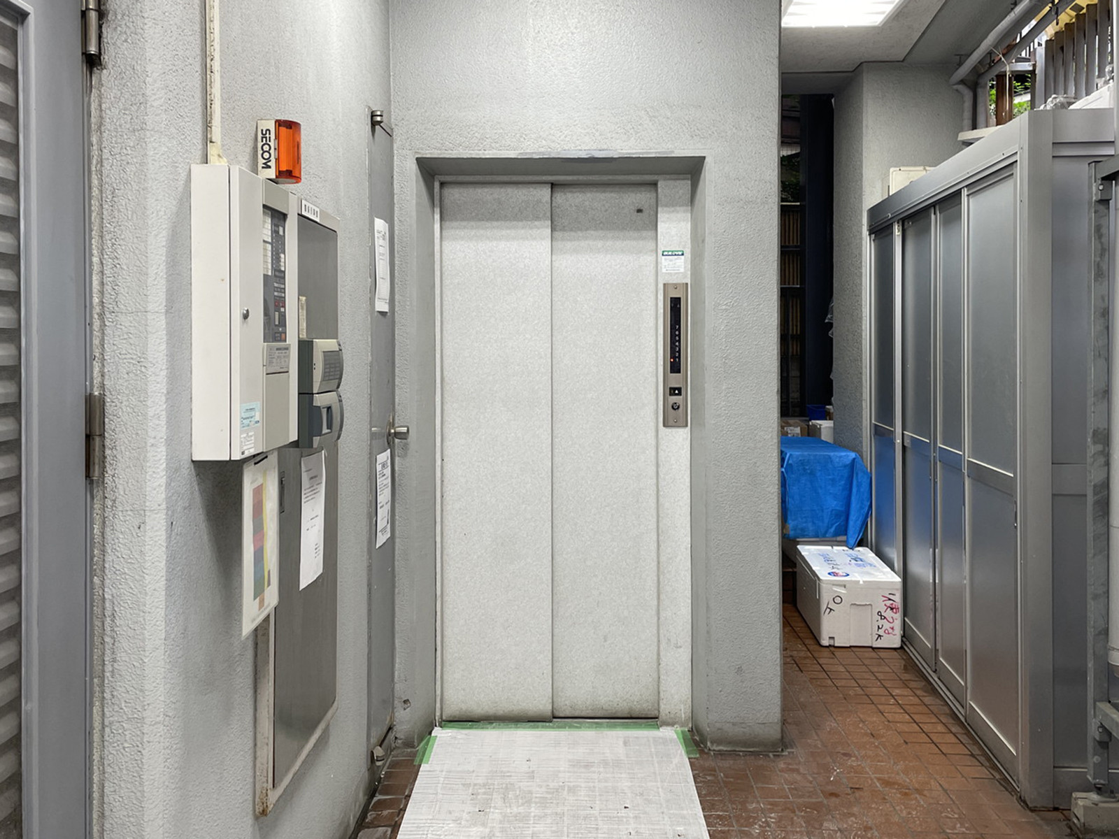 エレベーター(1基)