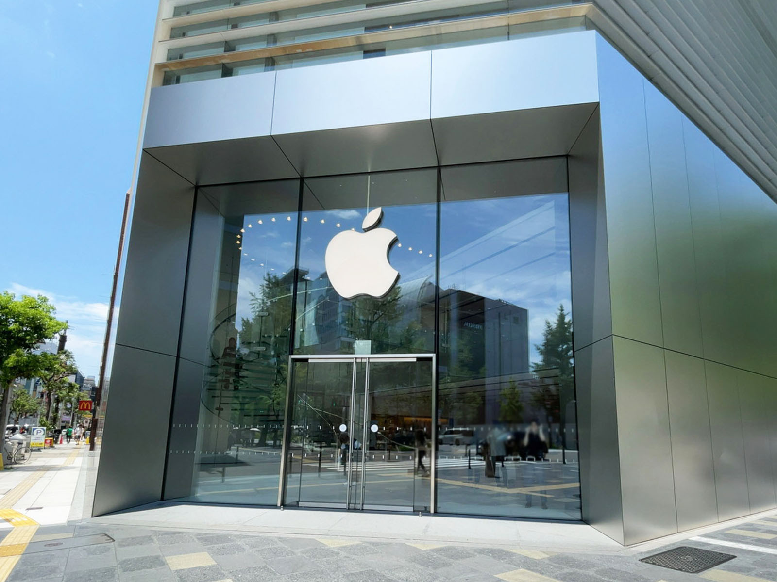 1階のApple 心斎橋