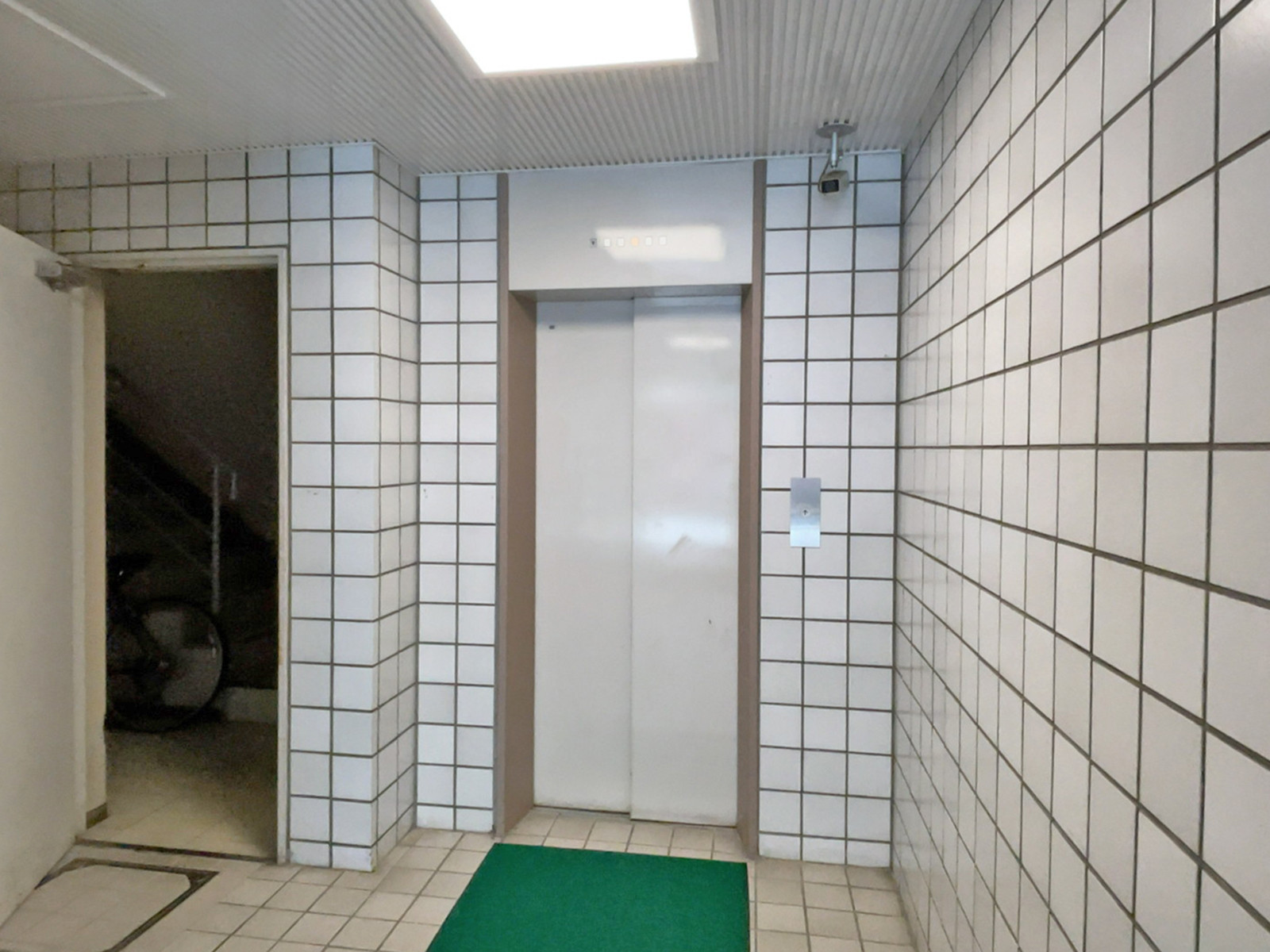 エレベーター(1基)
