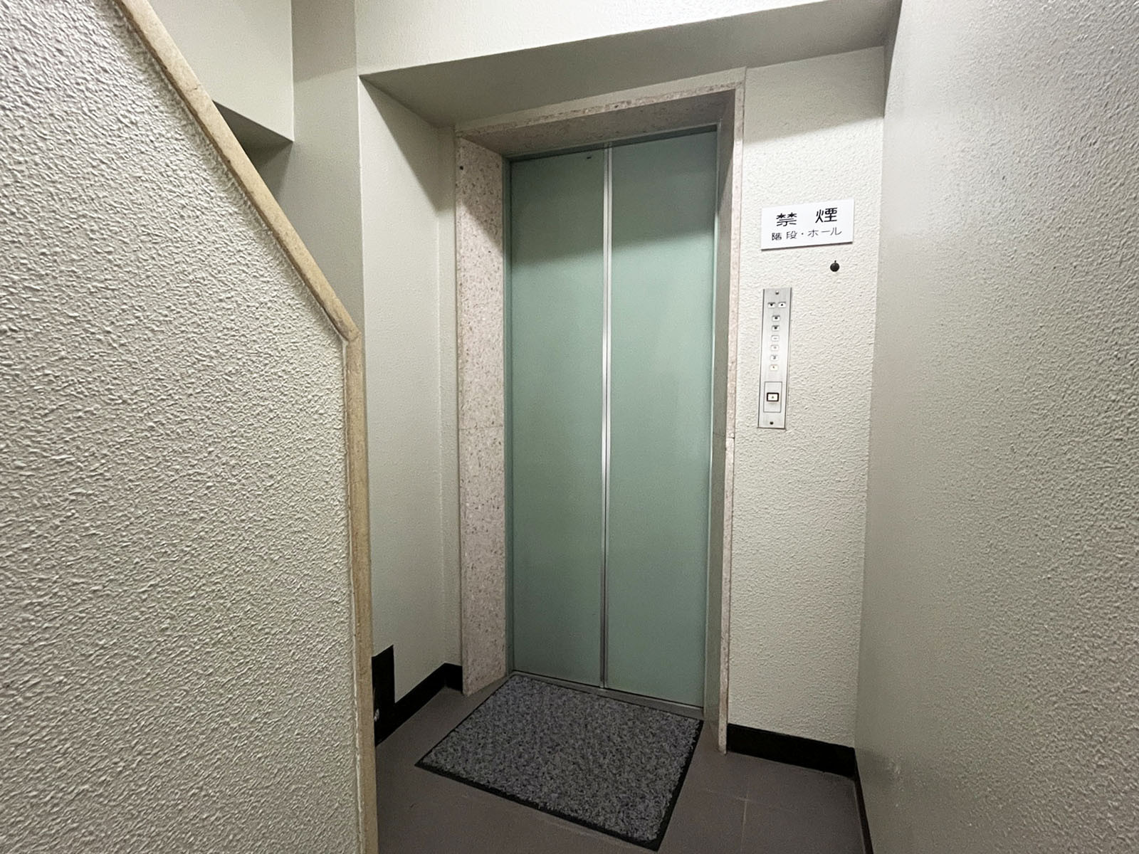 エレベーター(1基)