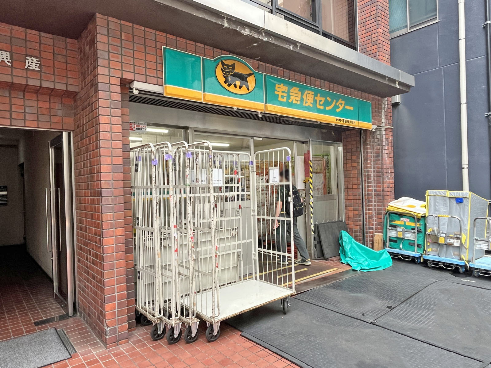 1階テナントの様子