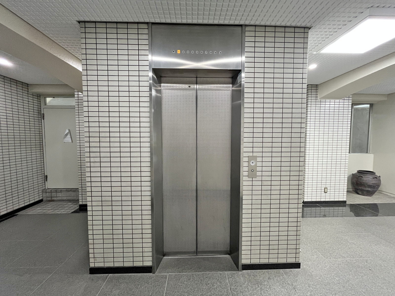 エレベーター(1基)