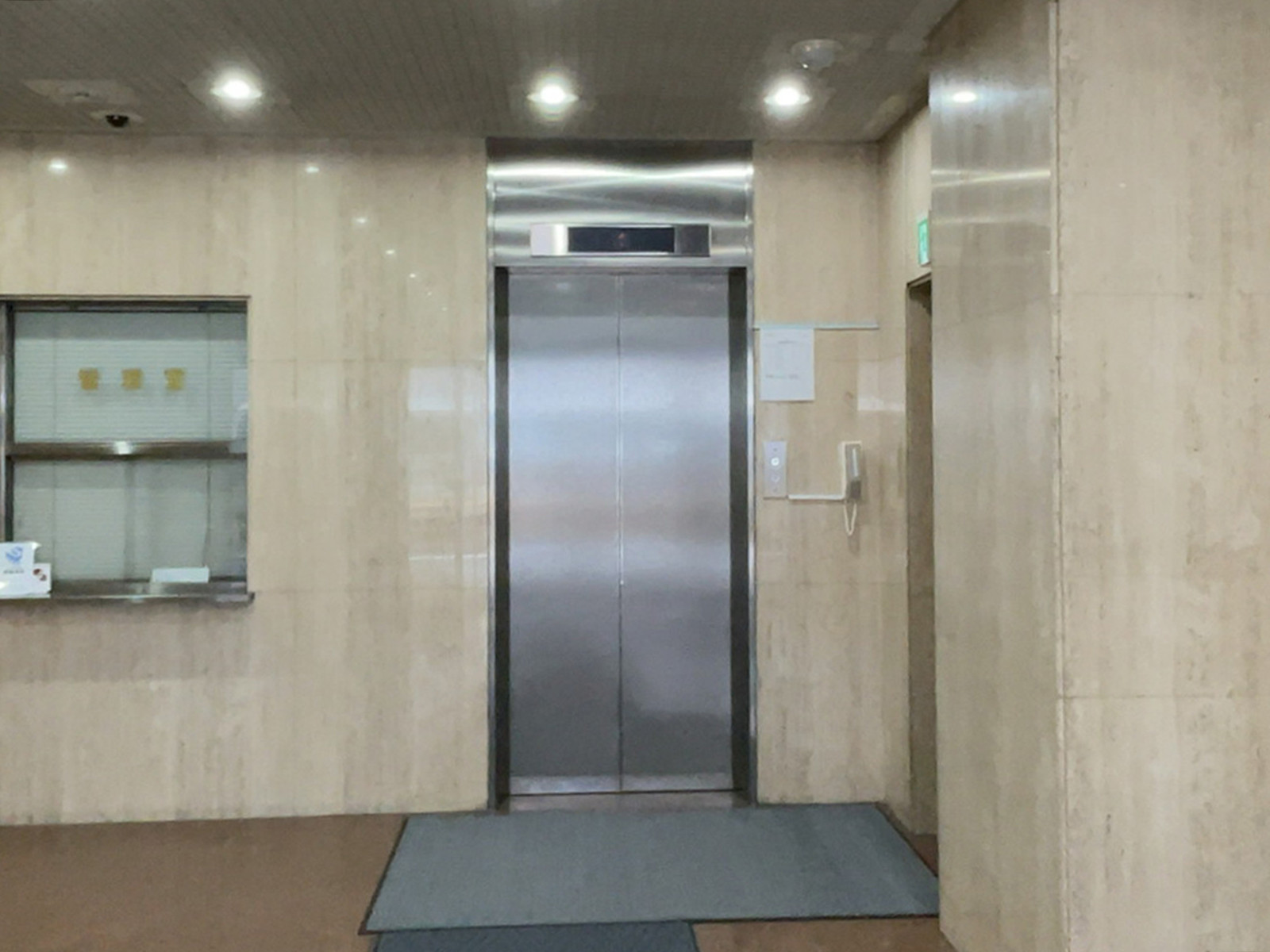 エレベーター(1基)