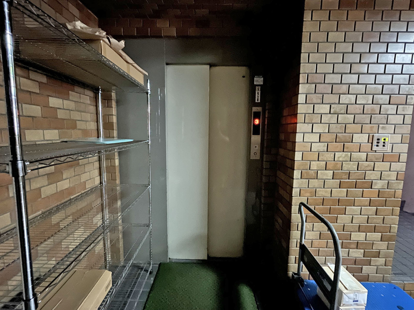 エレベーター(1基)