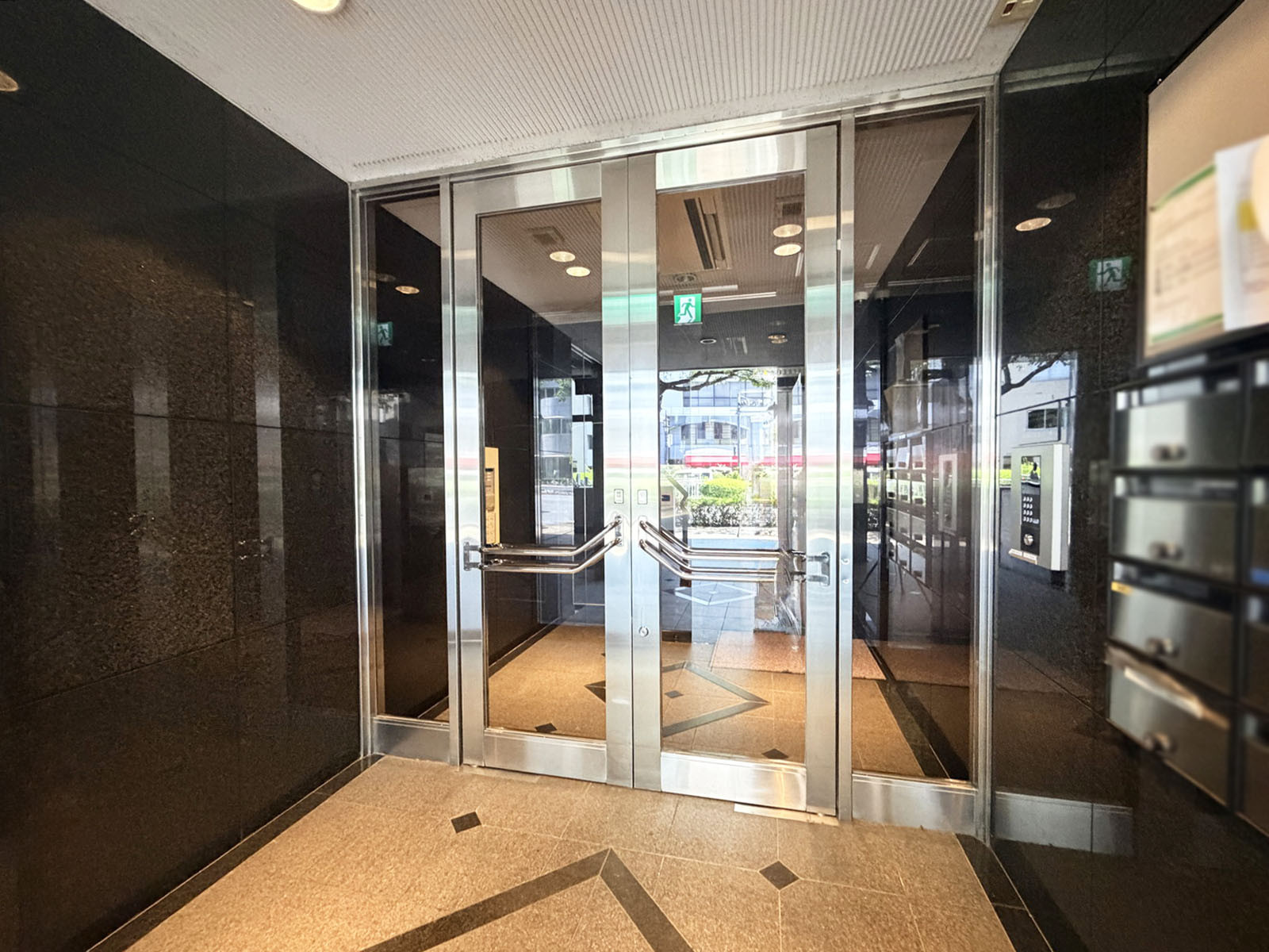 エントランス