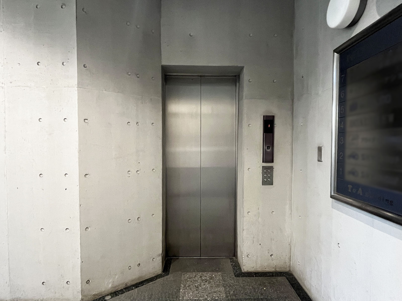 エレベーター(1基)