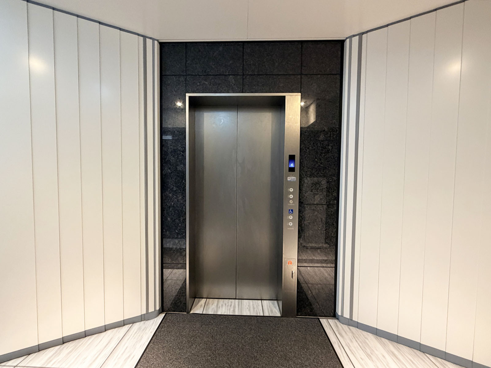 エレベーター(1基)