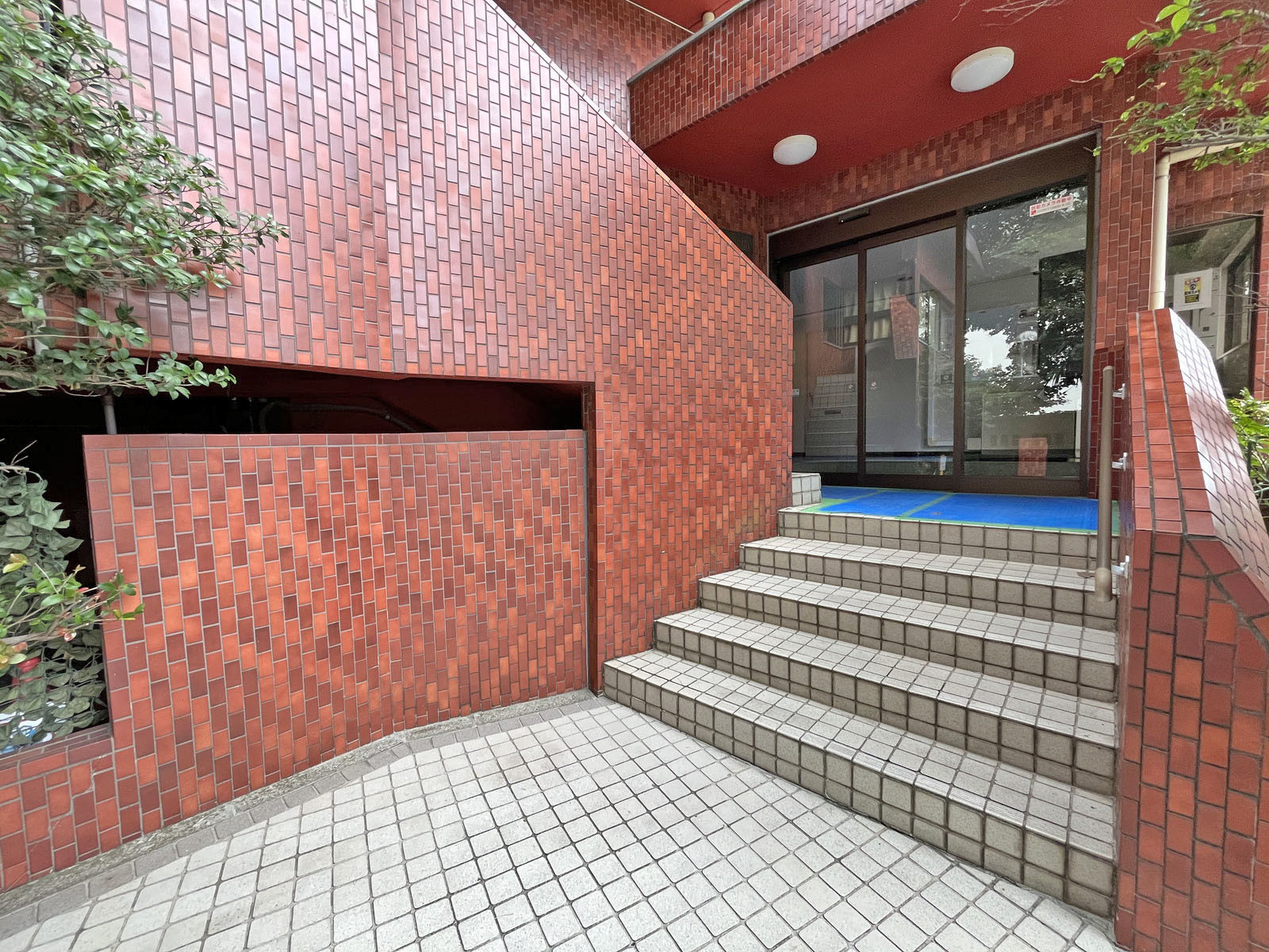 建物出入口