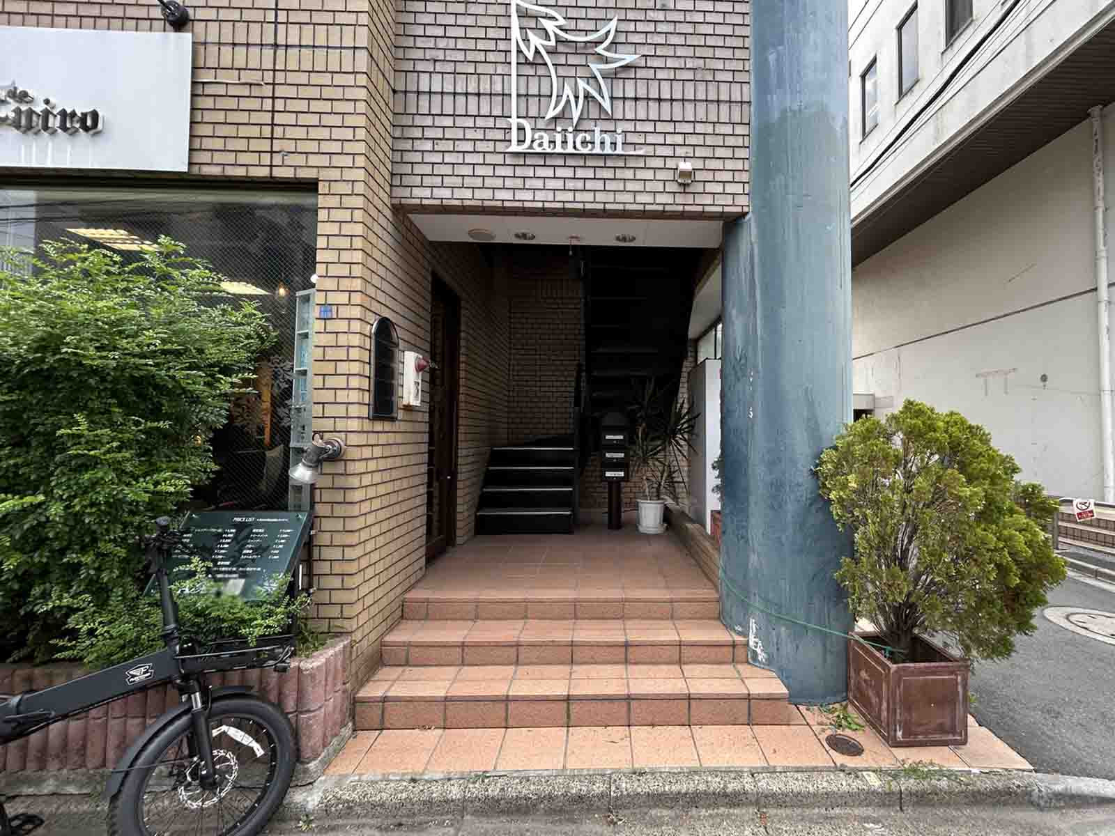 オフィスビル出入口