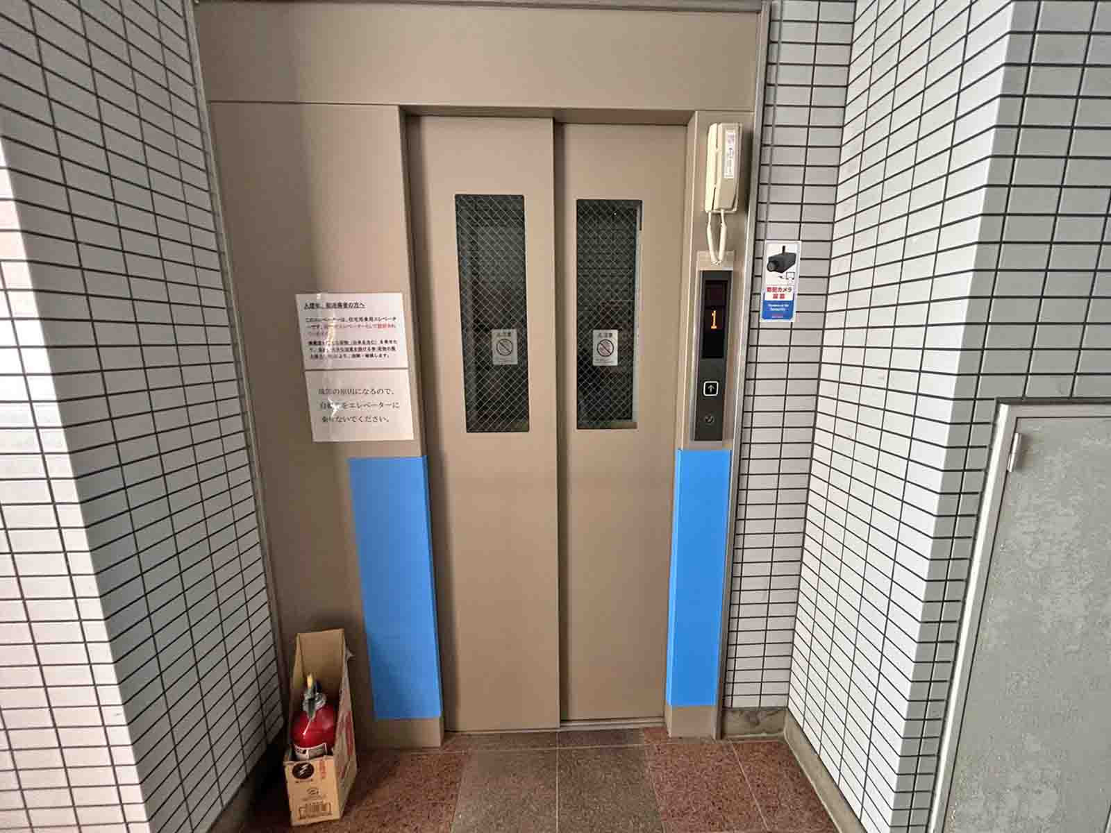 エレベーター(1基)