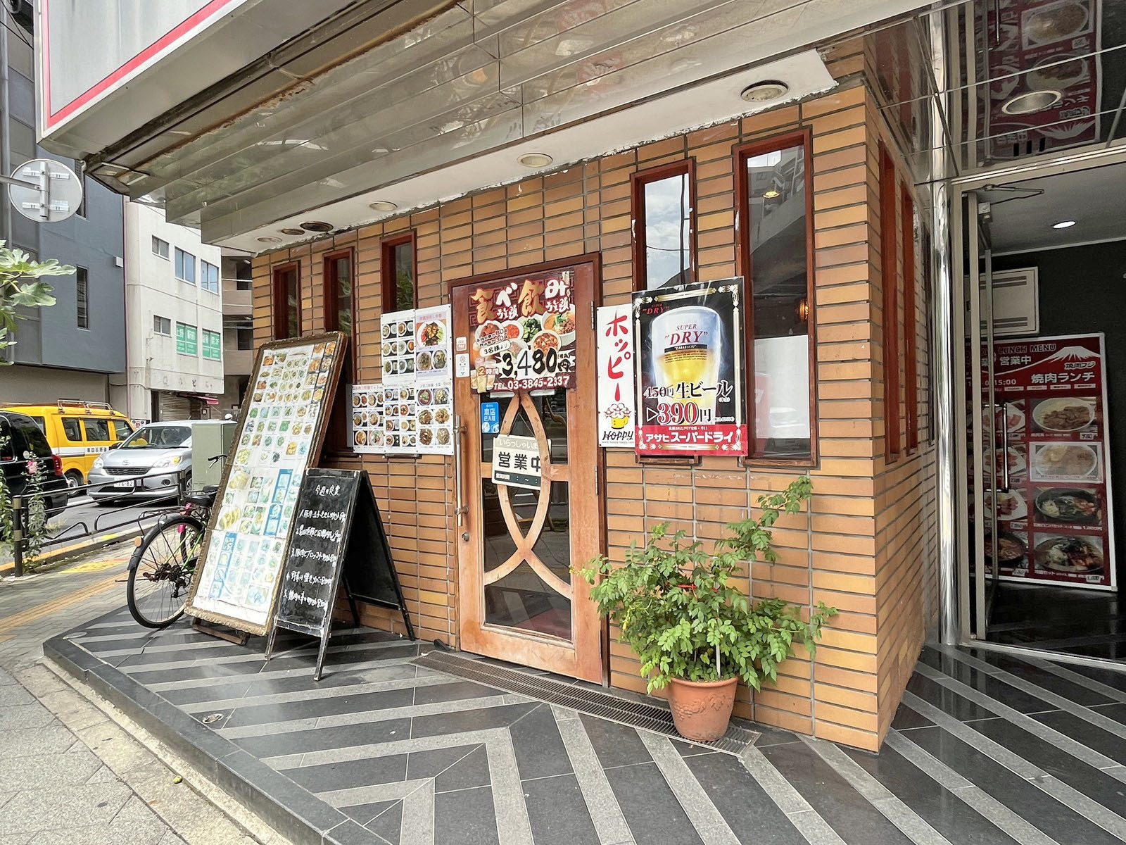 1階の飲食店
