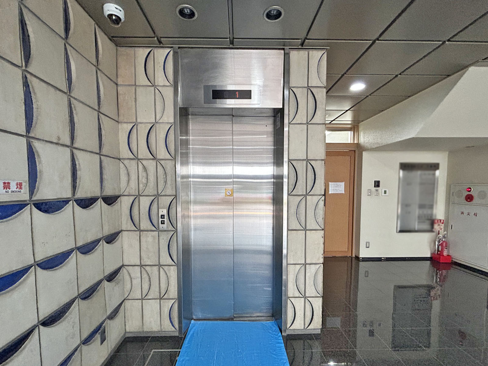 エレベーター(1基)