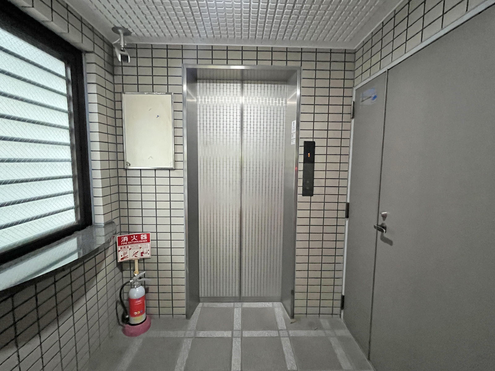エレベーター(1基)