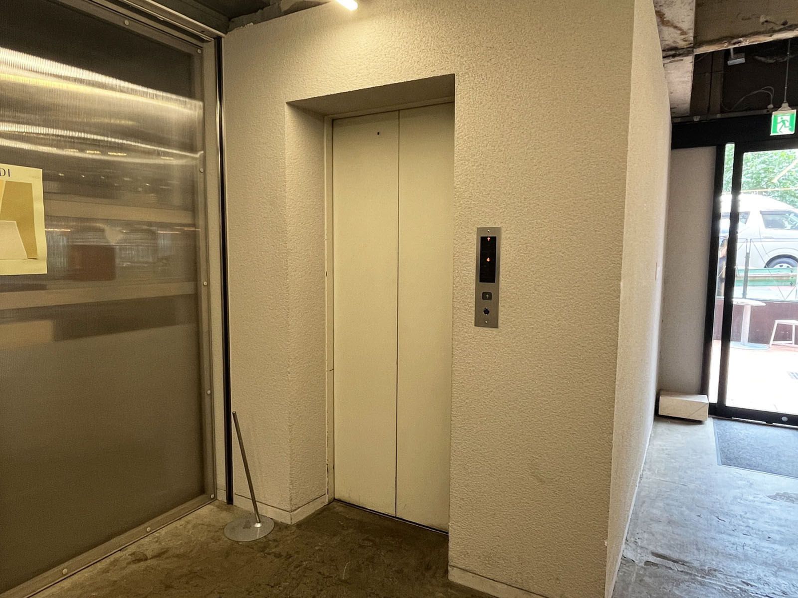 エレベーター(1基)