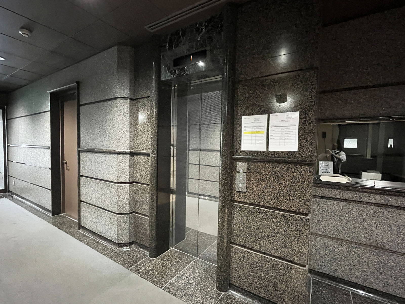 エレベーター(1基)