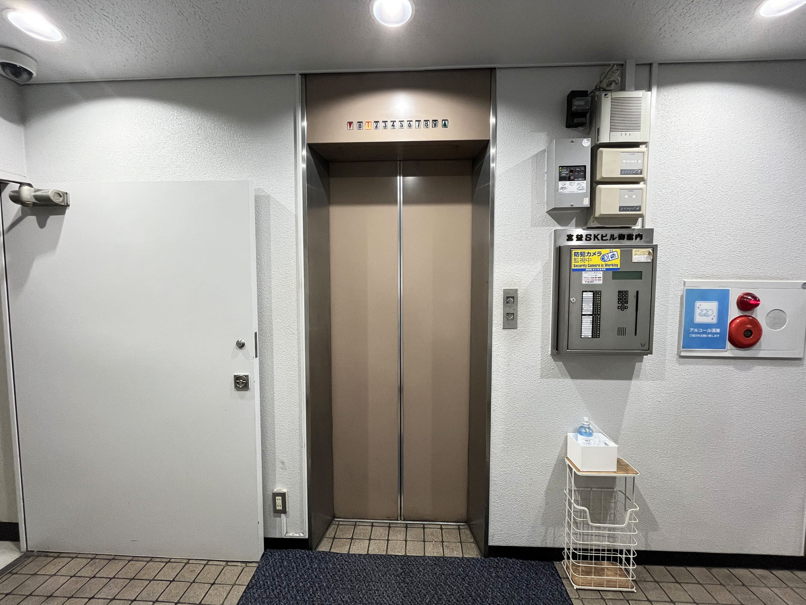 エレベーター(1基)