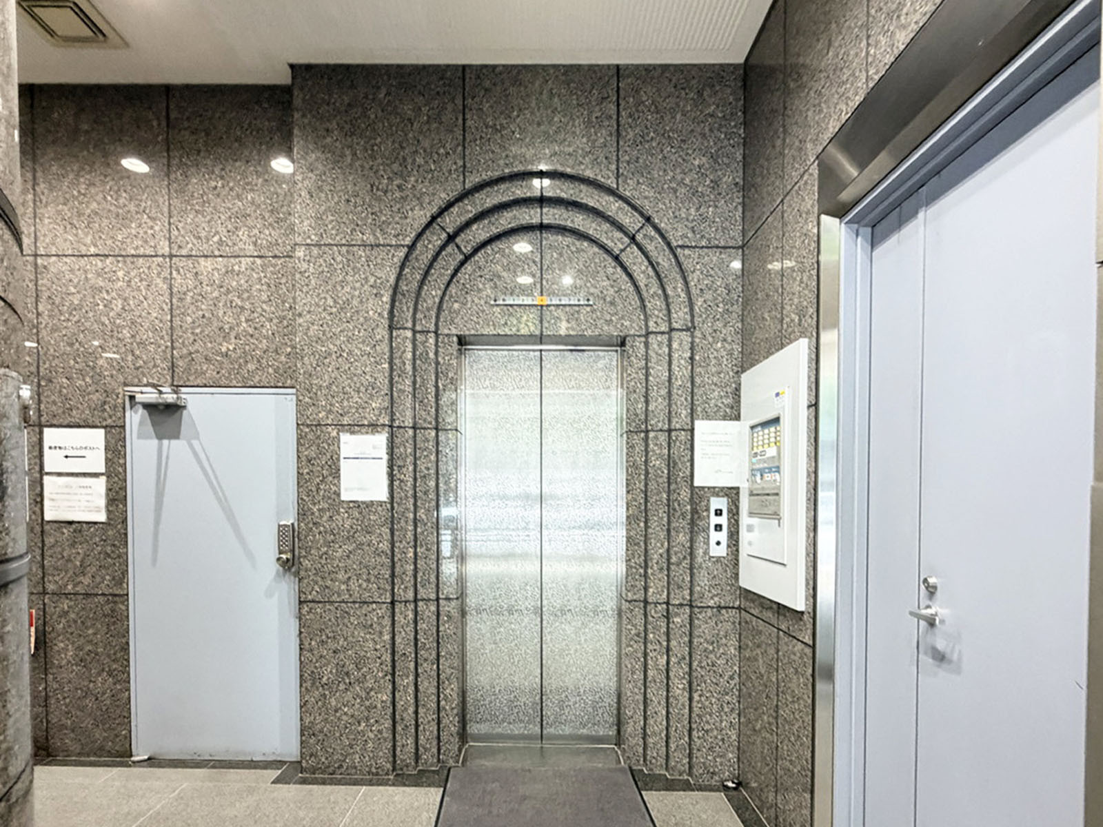 エレベーター(1基)