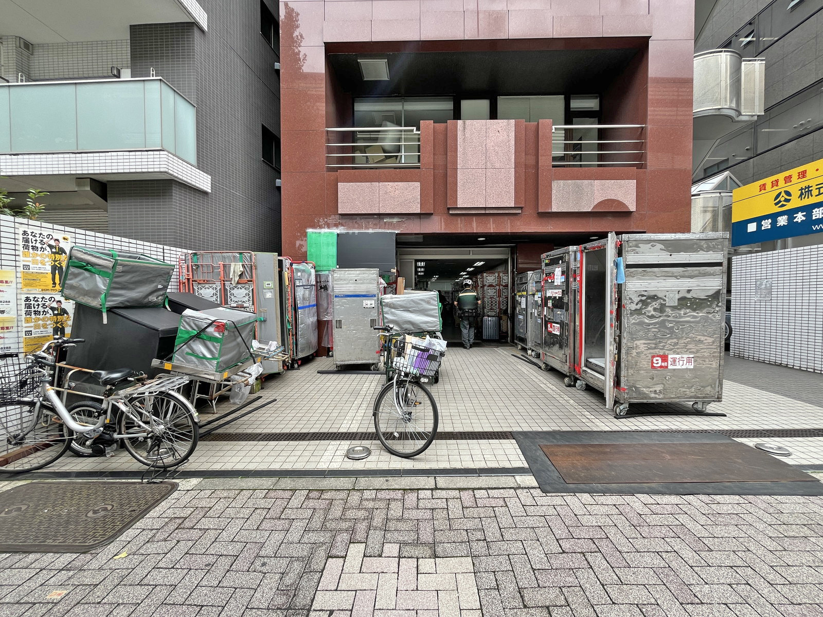 1階テナントの様子