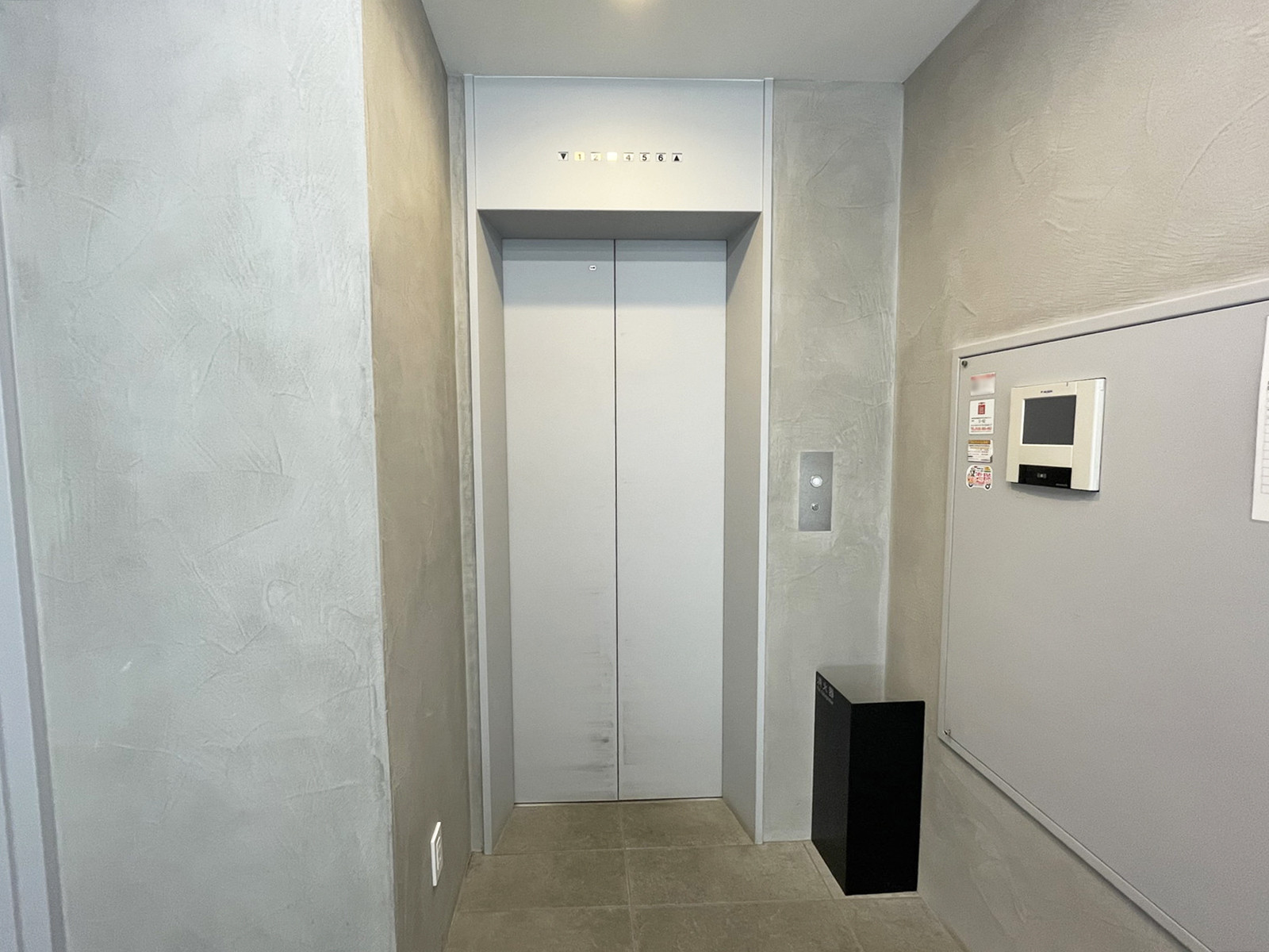 エレベーター(1基)