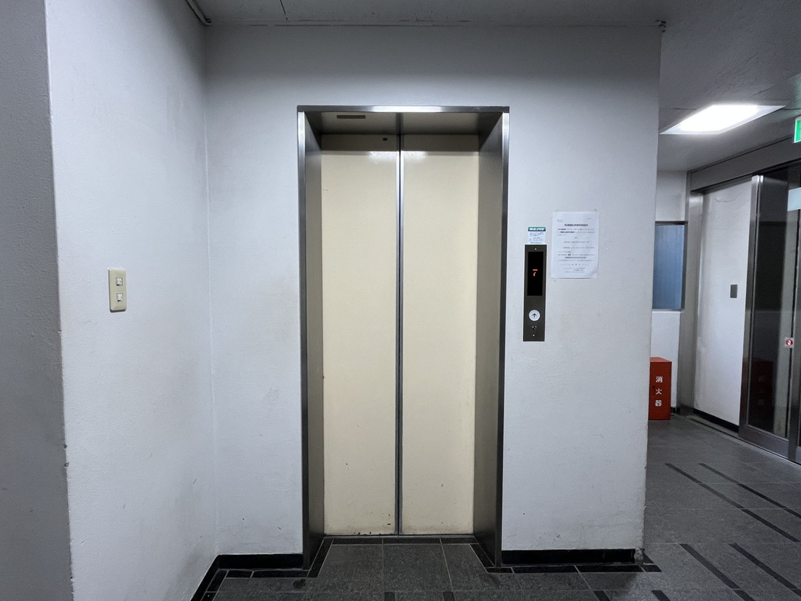 エレベーター(1基)
