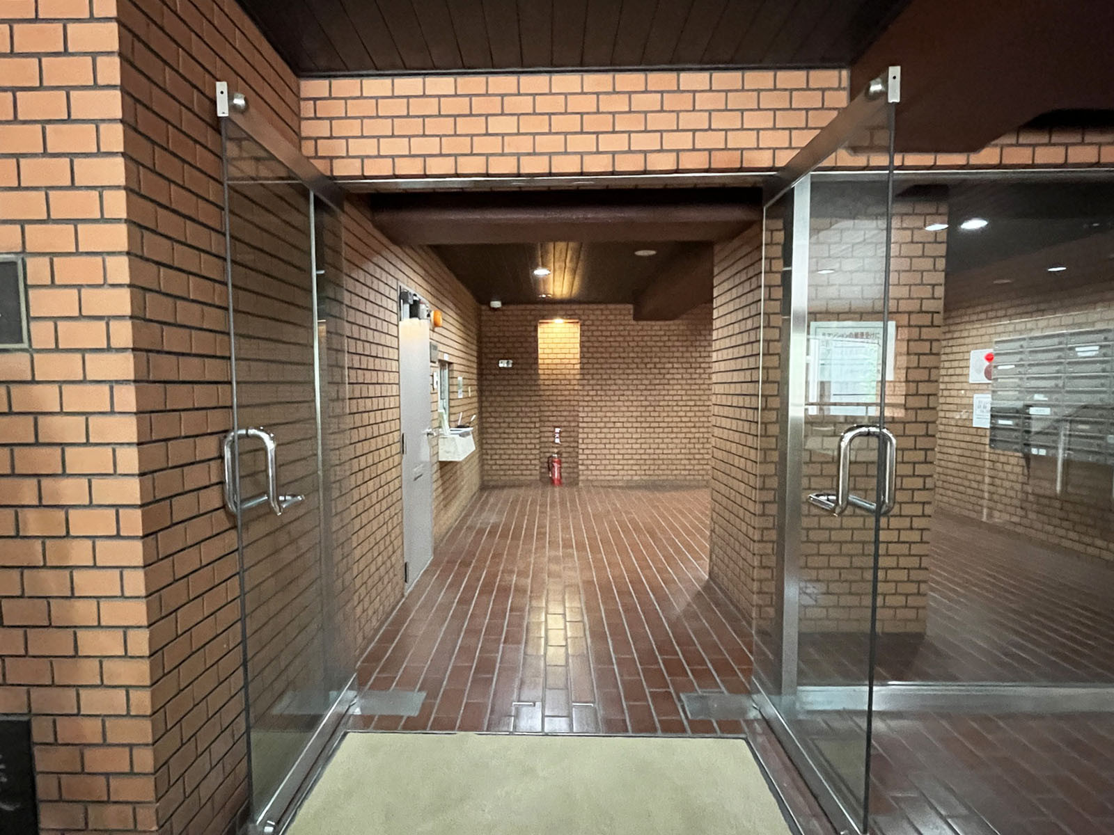 建物出入口