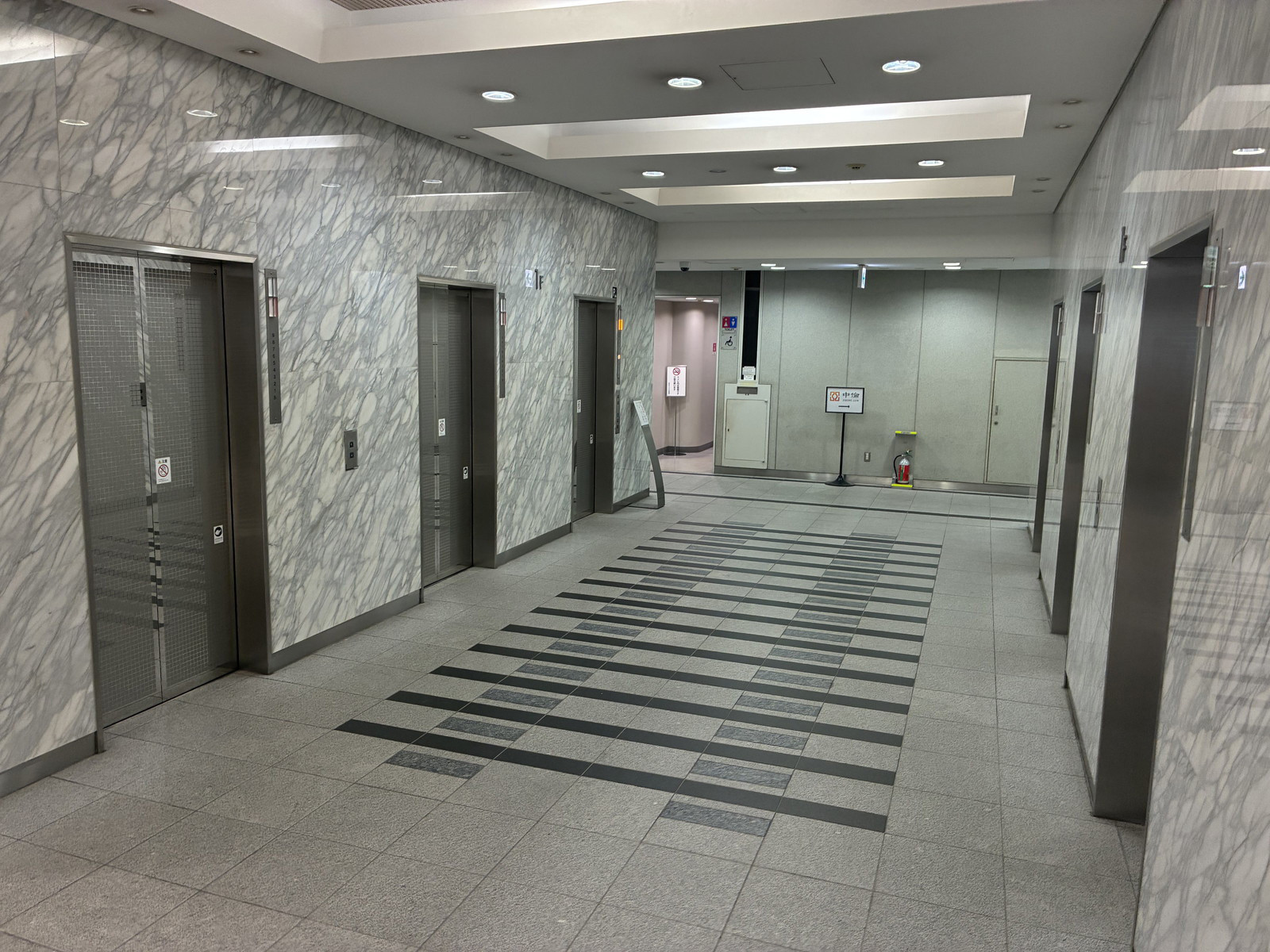 エレベーターホール