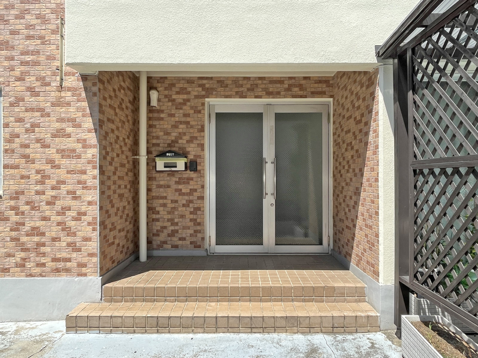 建物出入口
