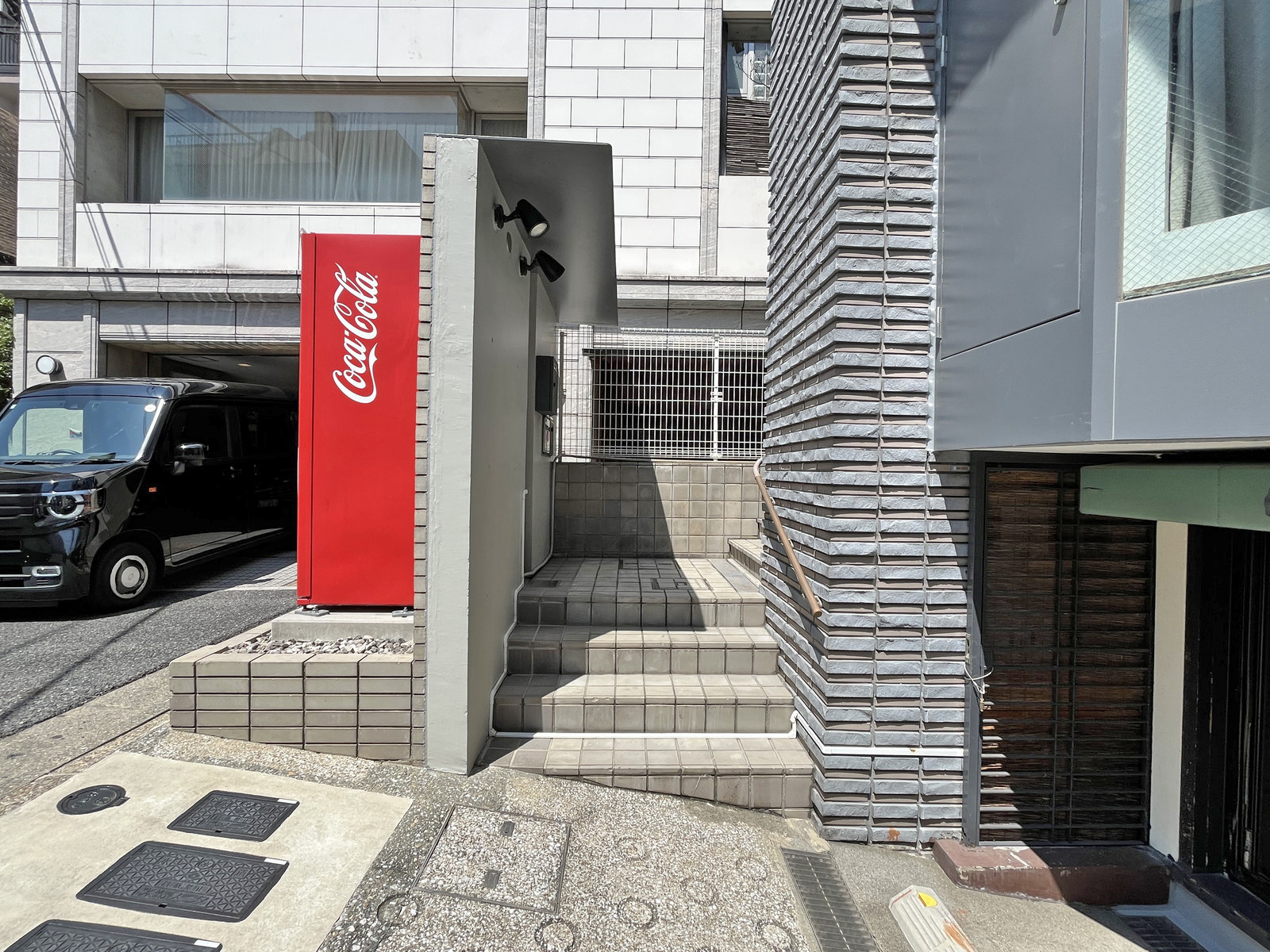 オフィスビル出入口