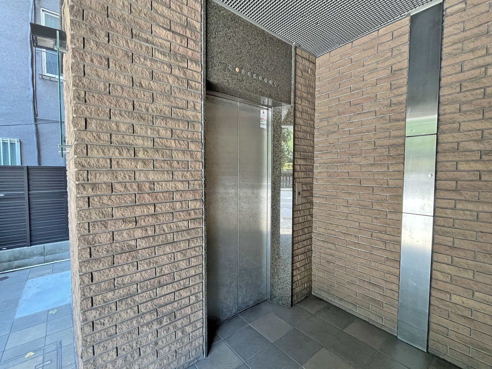 エレベーター(1基)