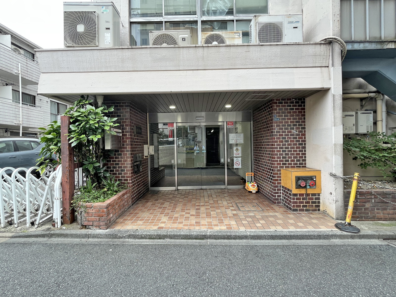 建物出入口