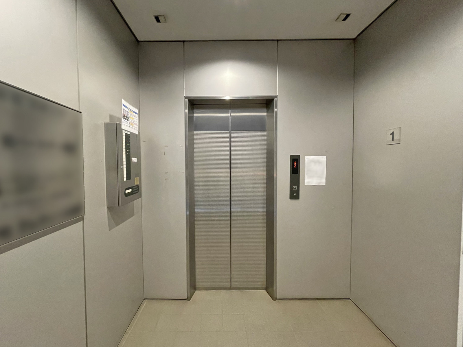 エレベーター(1基)