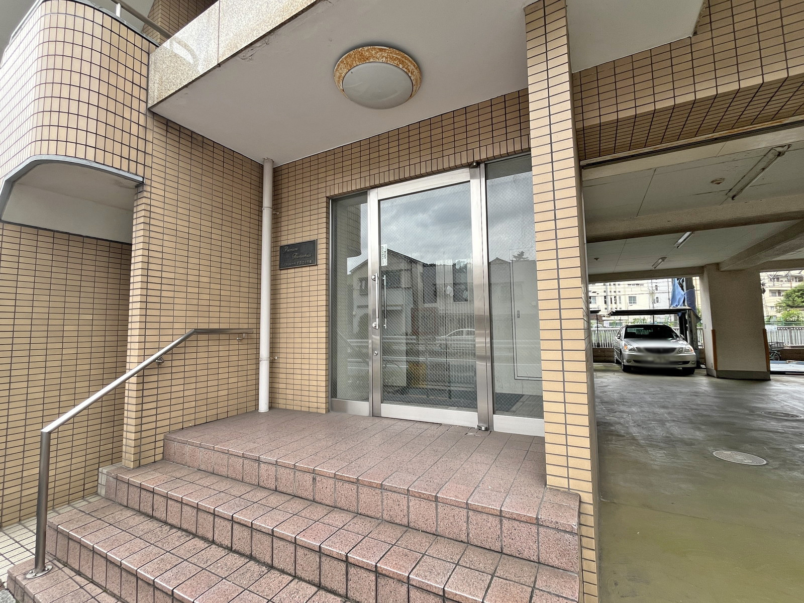 建物出入口