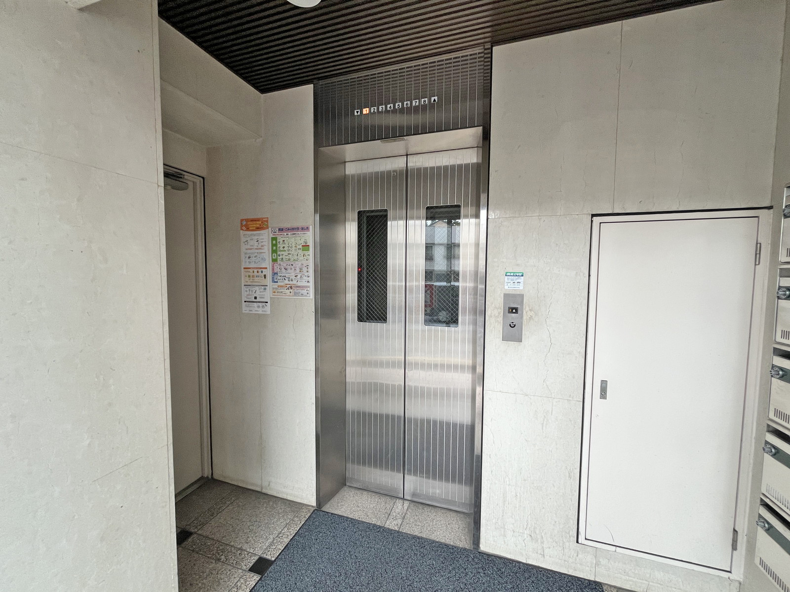 エレベーター(1基)