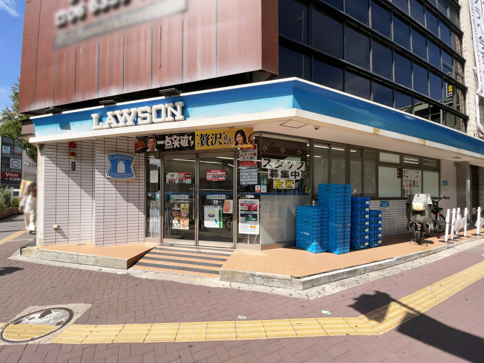 1階のローソン 江坂駅南口店